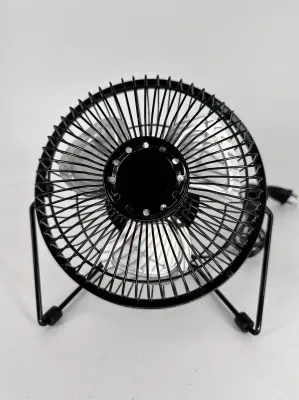 Ventilador de piso de hierro de 9 pulgadas de material completo /Ventilador de piso de alta velocidad/Ventilador de mesa/Ventilador oscilante/Personalización básica Personalización de muestra Ventilador eléctrico Ventilador CC